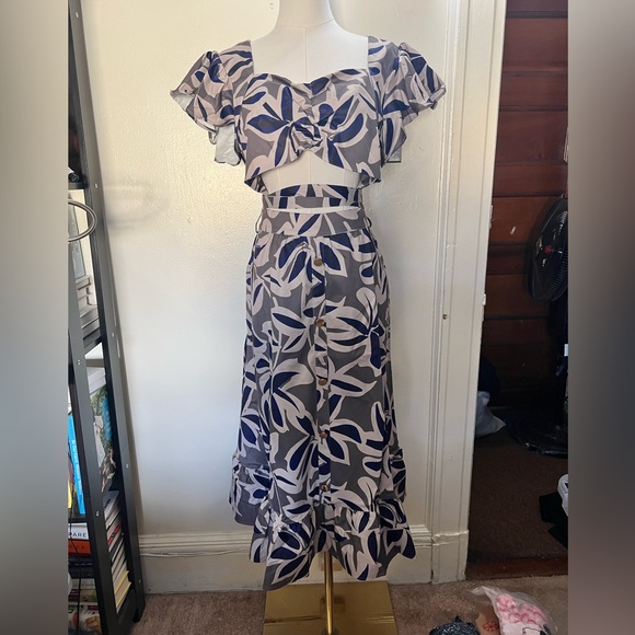 By Egreis Dresses & Skirts - NWT By Egreis Floral 2 piece set Gray and Navy Size L
